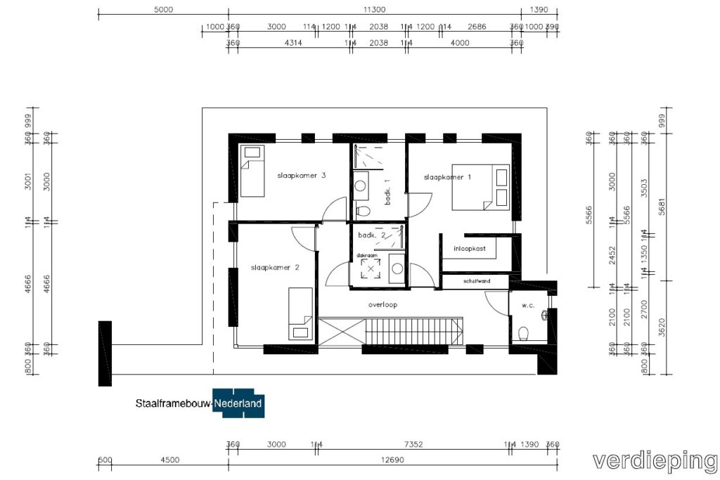 M84 kubistische moderne duurzame energieneutrale woning met veel glas Vloer